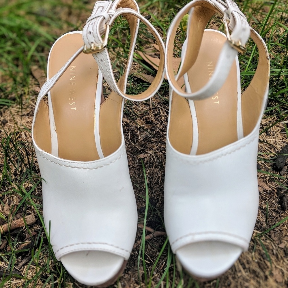👠Nine West Platform Sandal👠